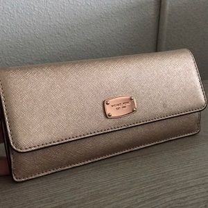 Michael Kors beautiful wallet